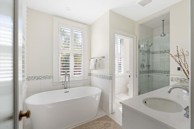 18 Logan Street, Charleston, SC 29401