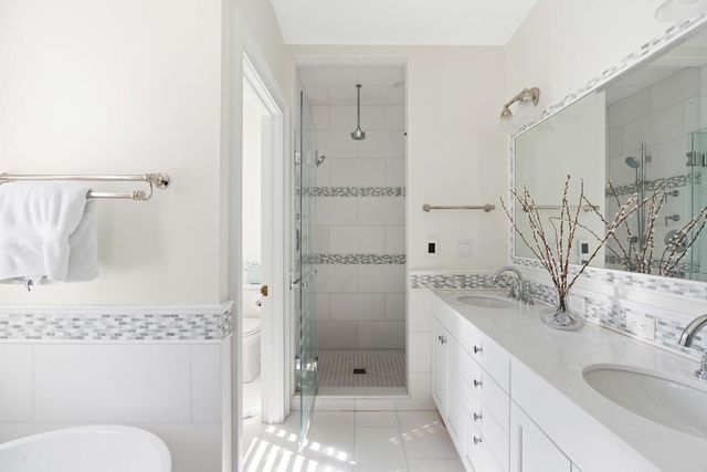 18 Logan Street, Charleston, SC 29401