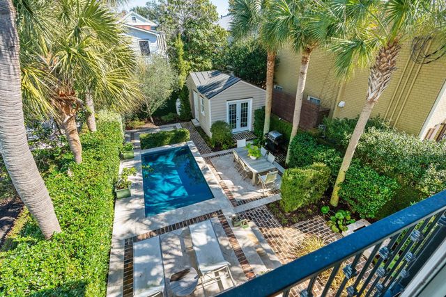 18 Logan Street, Charleston, SC 29401