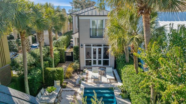 18 Logan Street, Charleston, SC 29401