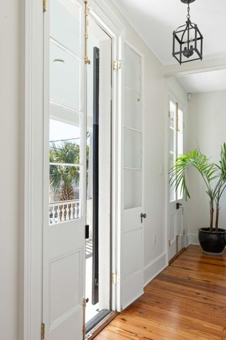 18 Logan Street, Charleston, SC 29401