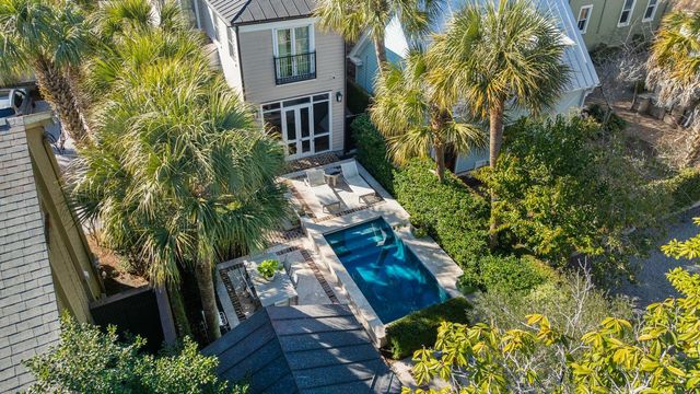 18 Logan Street, Charleston, SC 29401