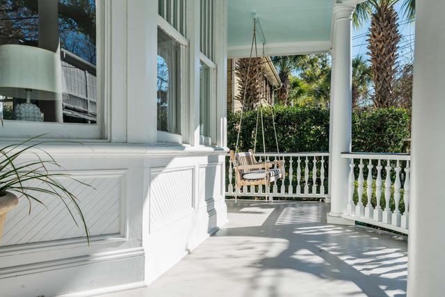 18 Logan Street, Charleston, SC 29401