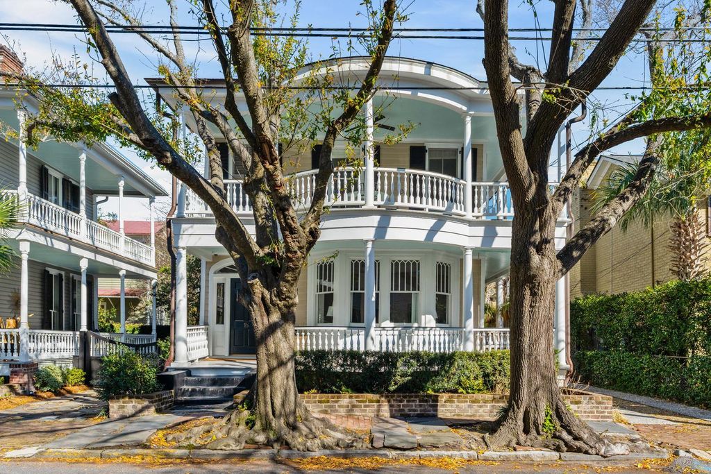 18 Logan Street, Charleston, SC 29401