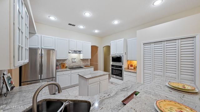 1265 QUEENS ISLAND Court, Jacksonville, FL 32225