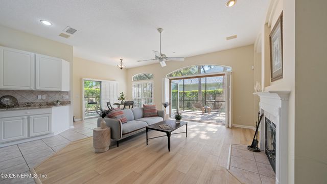 1265 QUEENS ISLAND Court, Jacksonville, FL 32225