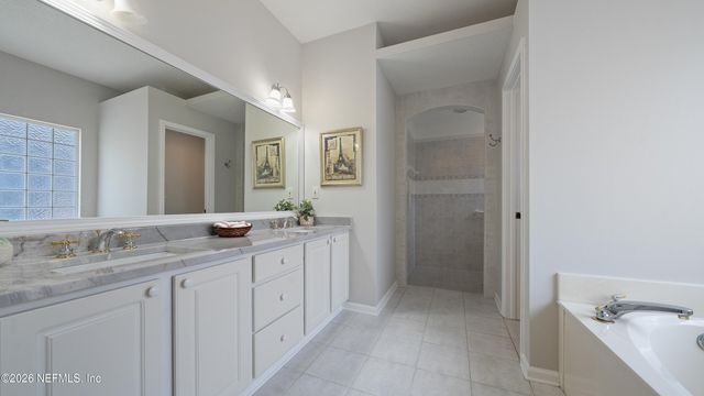 1265 QUEENS ISLAND Court, Jacksonville, FL 32225