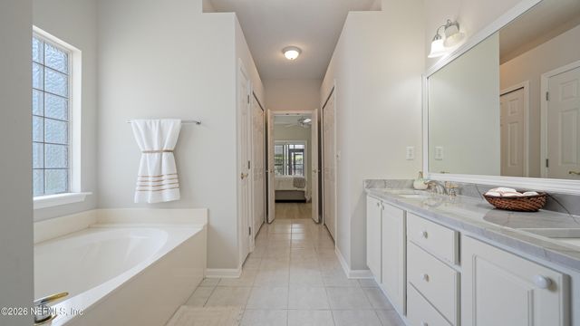1265 QUEENS ISLAND Court, Jacksonville, FL 32225