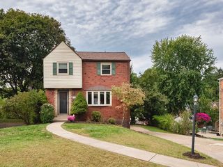 200 Ryan Dr, Pittsburgh, PA 15220