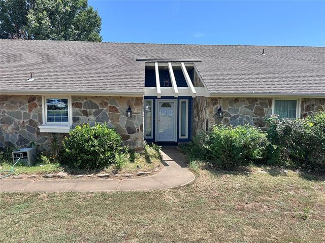 1 Oakridge Drive, Shawnee, OK 74804