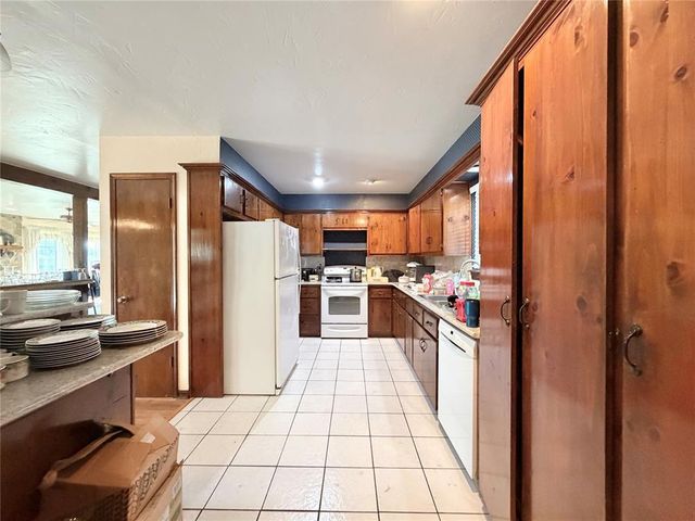 1 Oakridge Drive, Shawnee, OK 74804