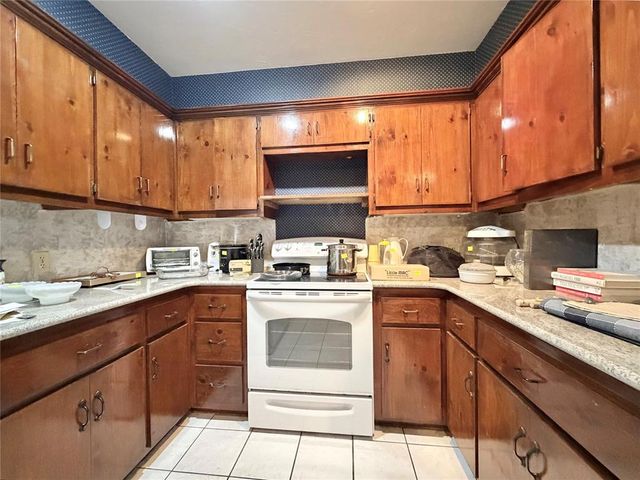 1 Oakridge Drive, Shawnee, OK 74804