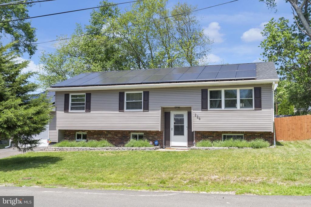 226 JUNIPER AVE, Browns Mills, NJ 08015