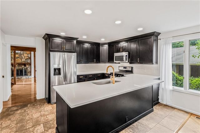 1016 Muirfield Drive, Marietta, GA 30068