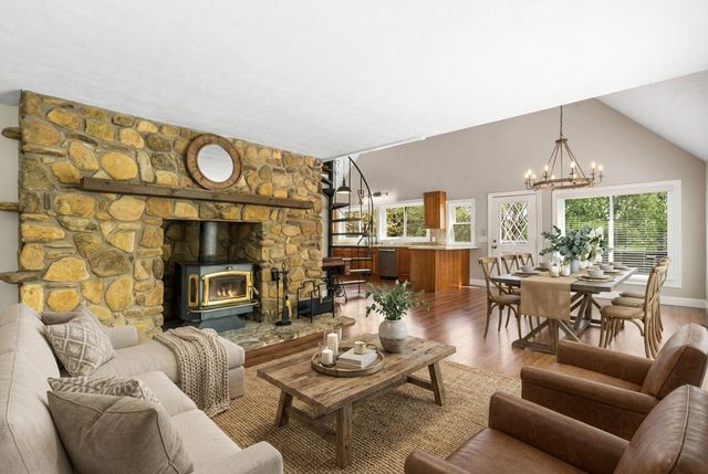 418 Briar Cliff Road, Lampe, MO 65681