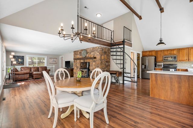 418 Briar Cliff Road, Lampe, MO 65681