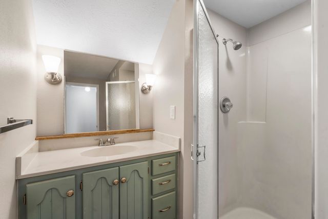 418 Briar Cliff Road, Lampe, MO 65681