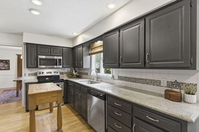 4525 S Aladdin Court, Springfield, MO 65804