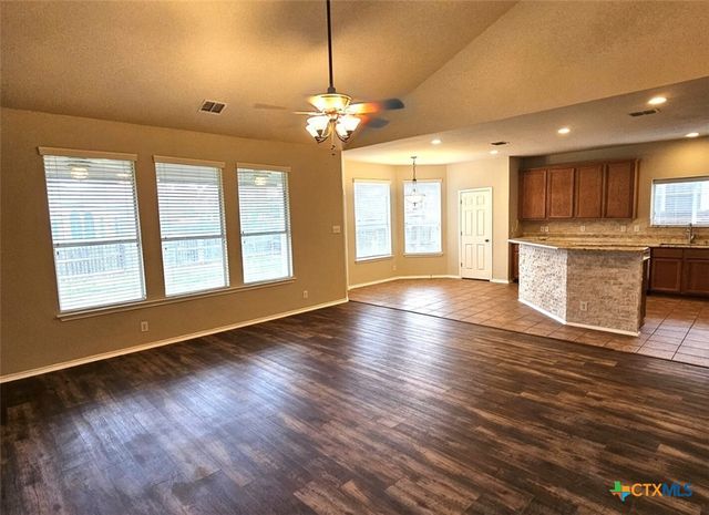 400 Apache Ledge, Cibolo, TX 78108