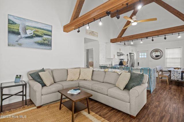 2517 Waccamaw Shores Road, Lake Waccamaw, NC 28450