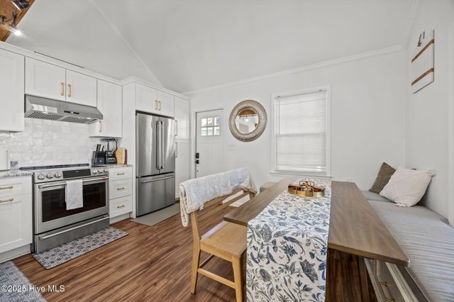 2517 Waccamaw Shores Road, Lake Waccamaw, NC 28450