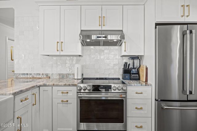 2517 Waccamaw Shores Road, Lake Waccamaw, NC 28450