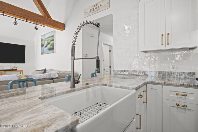 2517 Waccamaw Shores Road, Lake Waccamaw, NC 28450