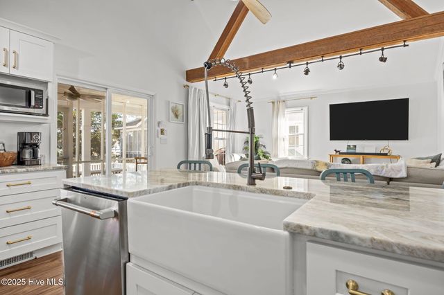 2517 Waccamaw Shores Road, Lake Waccamaw, NC 28450