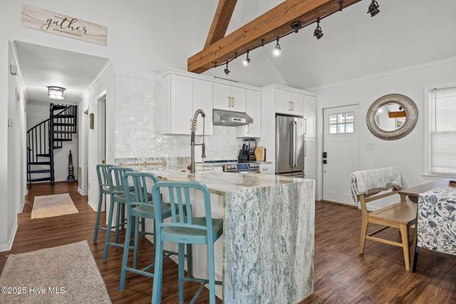 2517 Waccamaw Shores Road, Lake Waccamaw, NC 28450