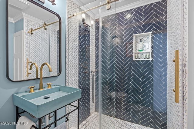 2517 Waccamaw Shores Road, Lake Waccamaw, NC 28450