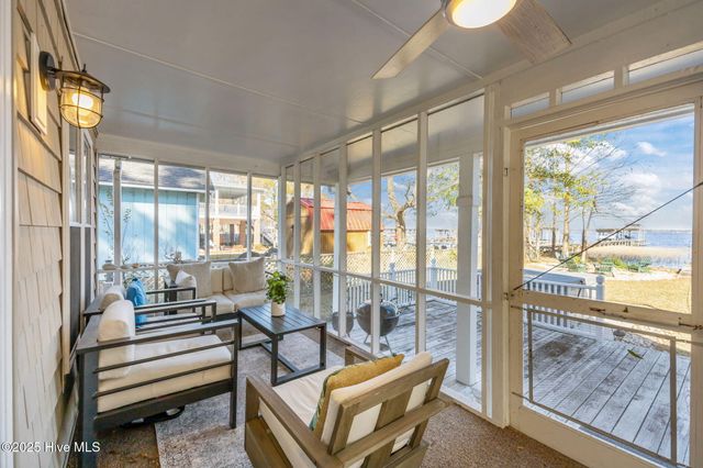 2517 Waccamaw Shores Road, Lake Waccamaw, NC 28450