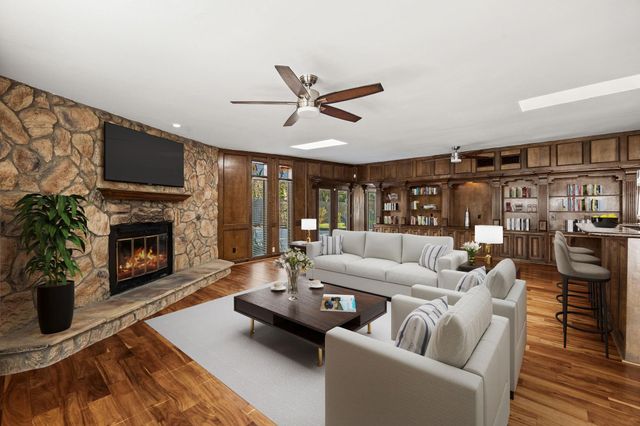 10310 Mayfield Road, Houston, TX 77043