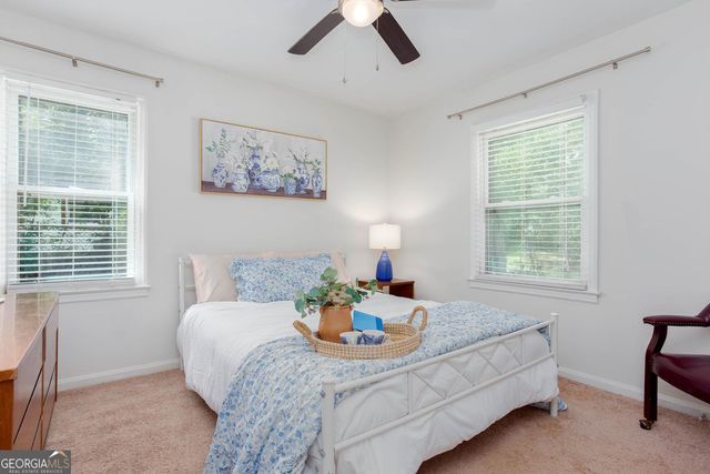 2880 Hall Drive SE, Smyrna, GA 30082
