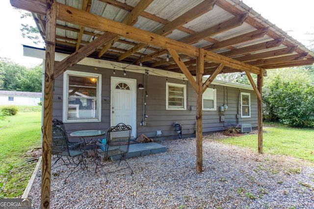2880 Hall Drive SE, Smyrna, GA 30082