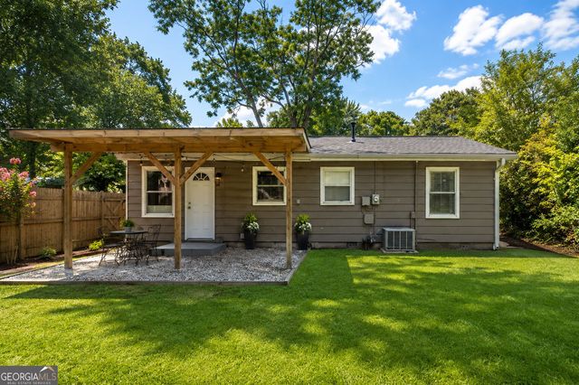 2880 Hall Drive SE, Smyrna, GA 30082