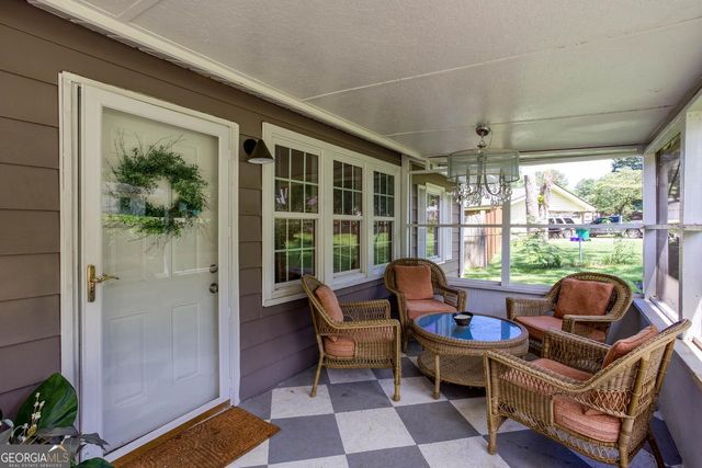 2880 Hall Drive SE, Smyrna, GA 30082