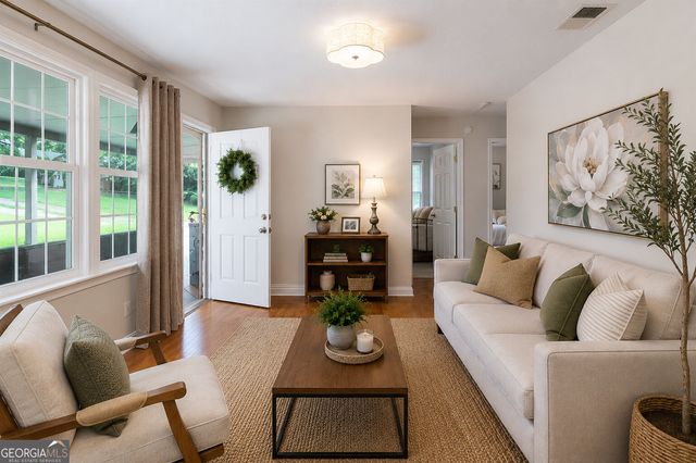 2880 Hall Drive SE, Smyrna, GA 30082