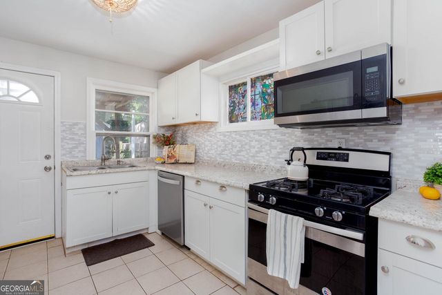 2880 Hall Drive SE, Smyrna, GA 30082