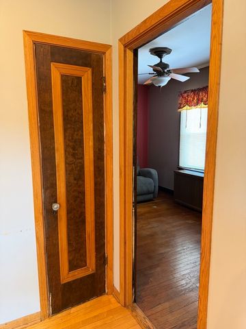 5501 N Parkside Avenue, Chicago, IL 60630