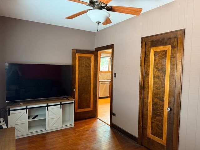 5501 N Parkside Avenue, Chicago, IL 60630