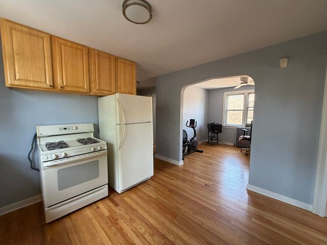 5501 N Parkside Avenue, Chicago, IL 60630