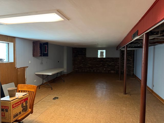 5501 N Parkside Avenue, Chicago, IL 60630