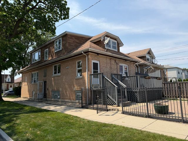 5501 N Parkside Avenue, Chicago, IL 60630