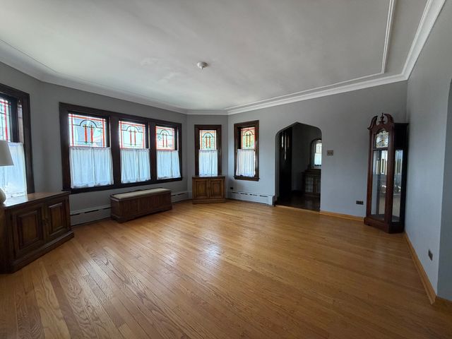 5501 N Parkside Avenue, Chicago, IL 60630