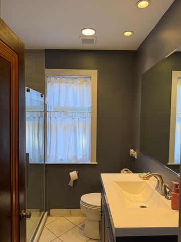 5501 N Parkside Avenue, Chicago, IL 60630