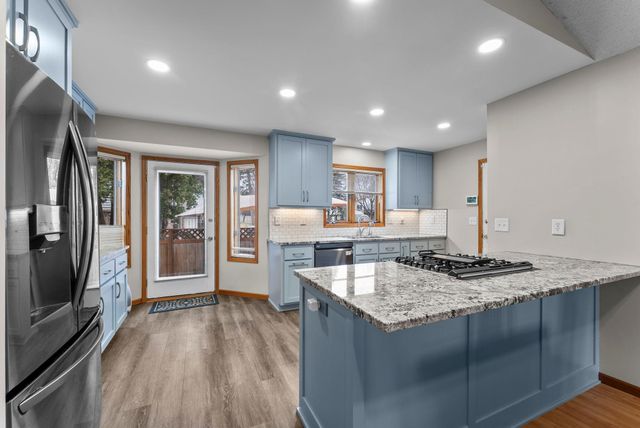 420 Village Court, Cambridge, MN 55008