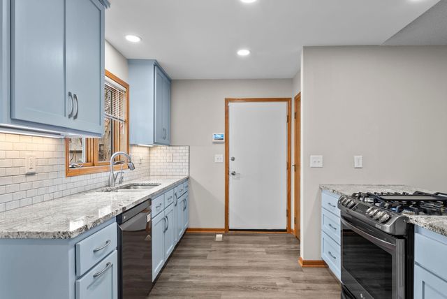 420 Village Court, Cambridge, MN 55008