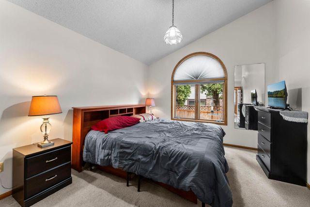 420 Village Court, Cambridge, MN 55008