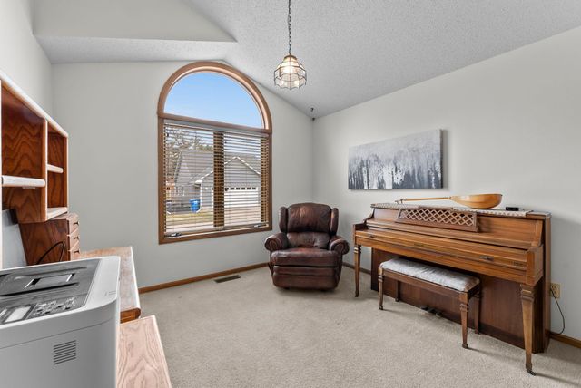 420 Village Court, Cambridge, MN 55008