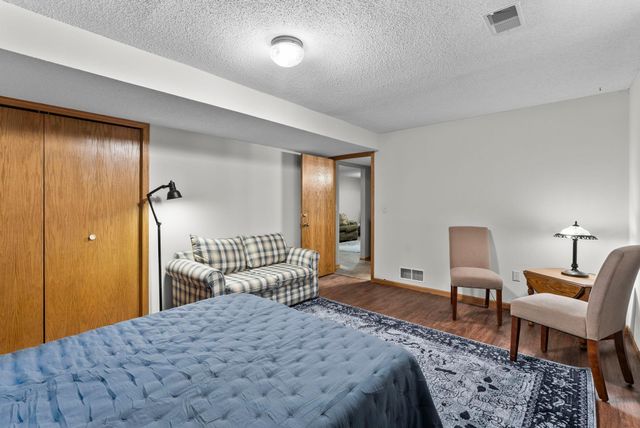 420 Village Court, Cambridge, MN 55008